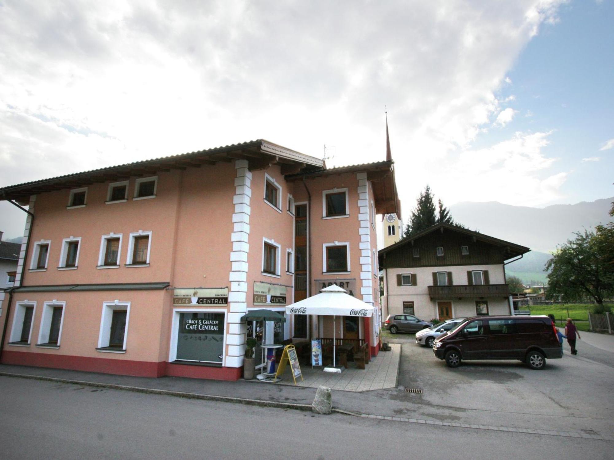Spacious Apartment In Uderns Near Ski Area Kültér fotó